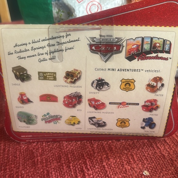Disney Cars Mini Adventures Radiator Springs Fire Dept. Guido & Red Car - Picture 4 of 4